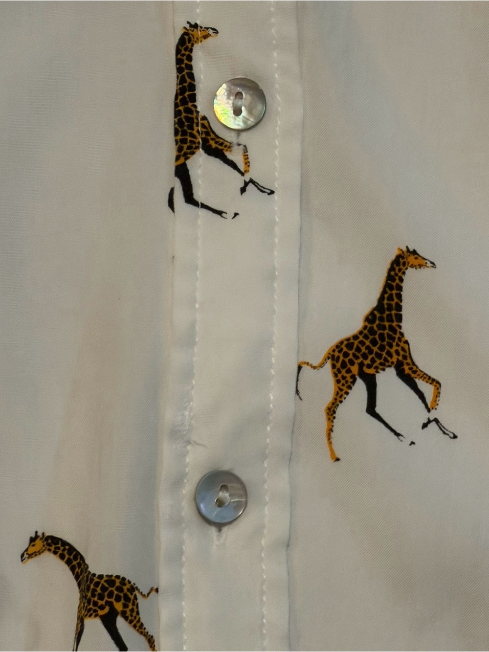 Jane + Delancey White Giraffe Print Button Down Blouse Top Animal Print Size XL - Picture 4 of 16